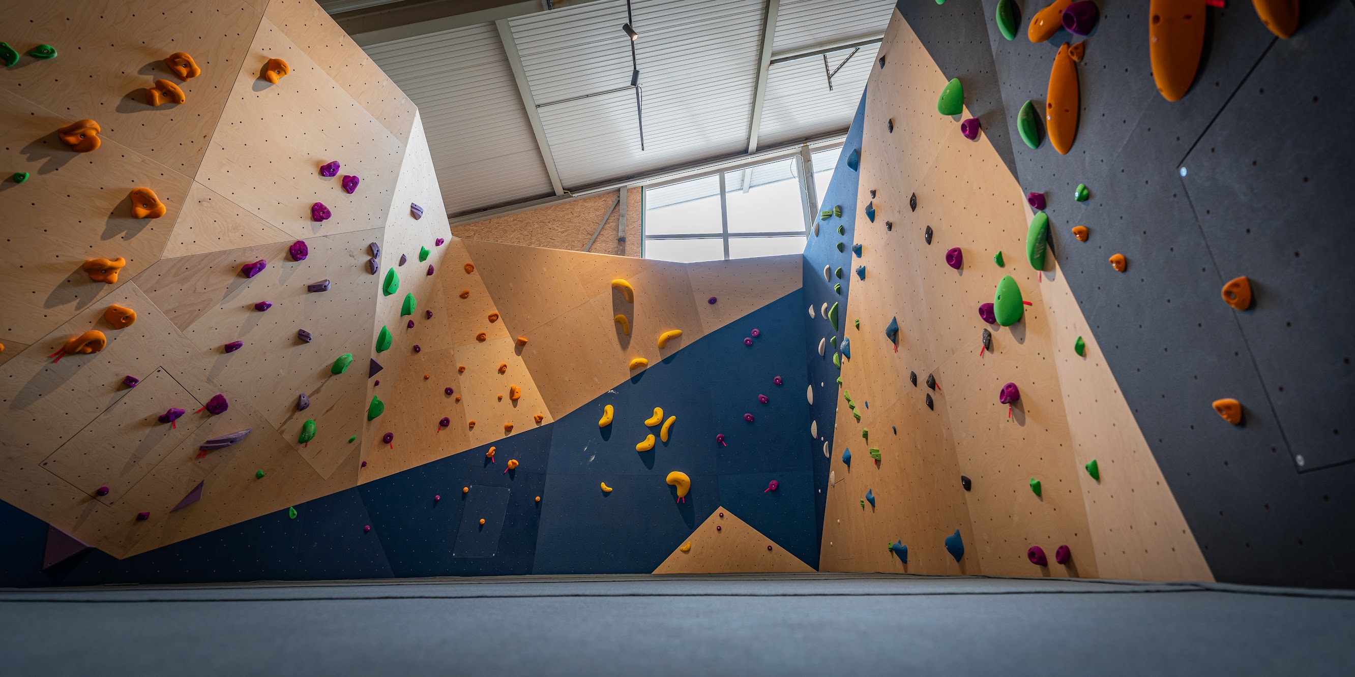 Griffkiste Boulderhalle Mittelbiberach – Foto 3